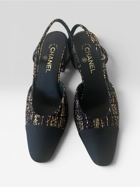 CHANEL Black and Gold Tweed with Black Grosgrain Slingback Pumps (Size 39 1/2)